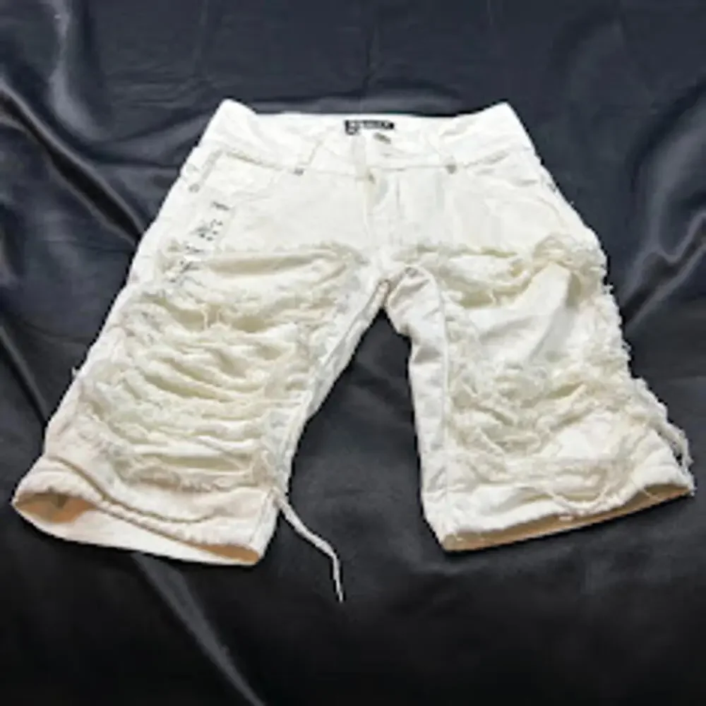 Thrill Women’s White Jean Shorts Size 12 Distressed Faux Hole Denim‎ Shorts